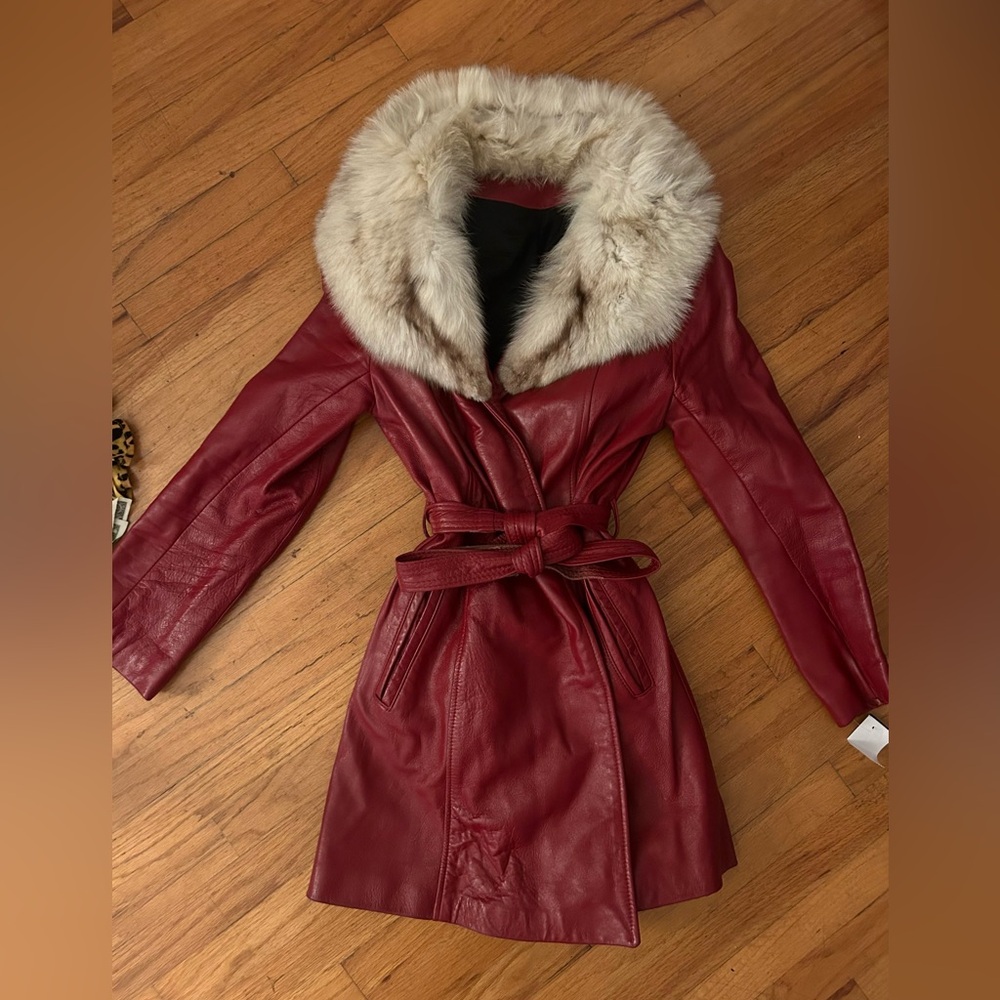 1970s Vintage Genuine red leather trench with real fox fur trim size 8